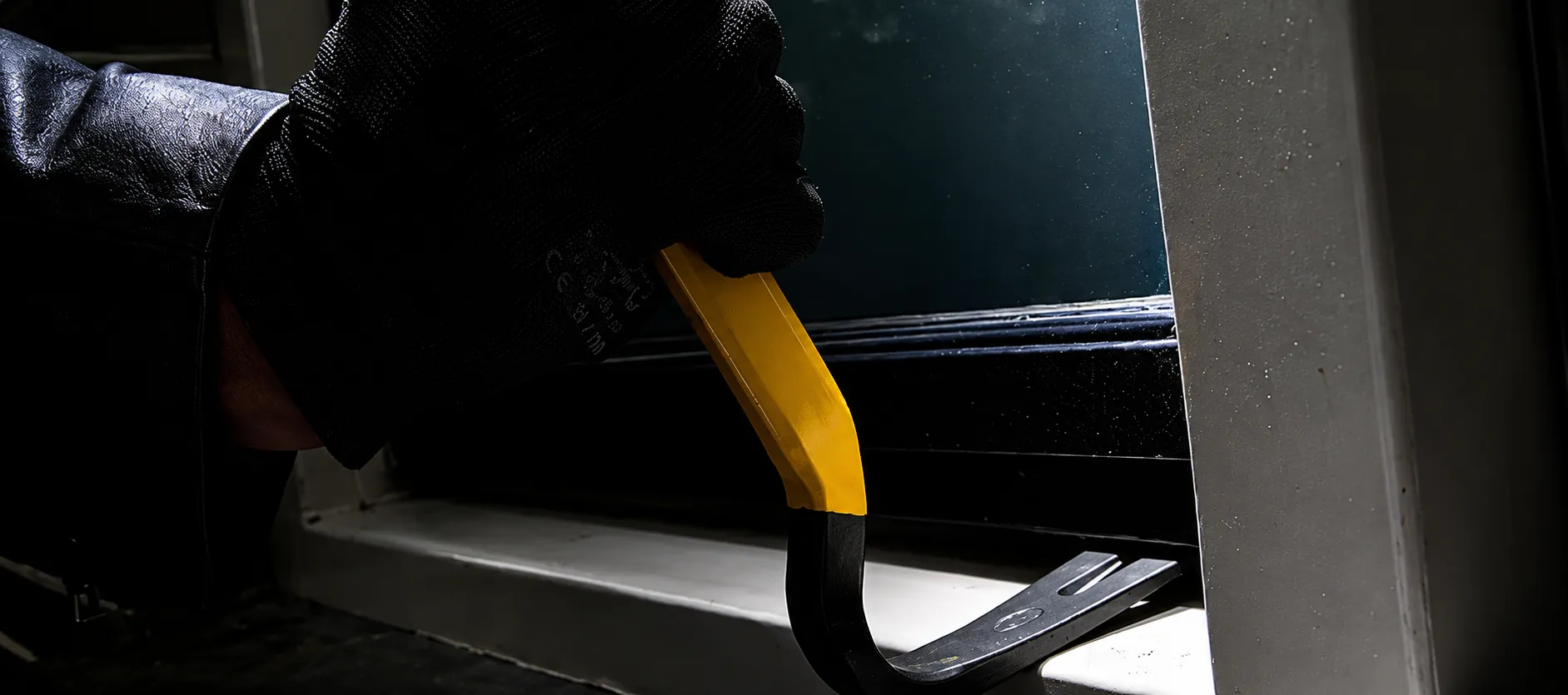 Voorkom inbraak door goed raambeslag en inbraakpreventie