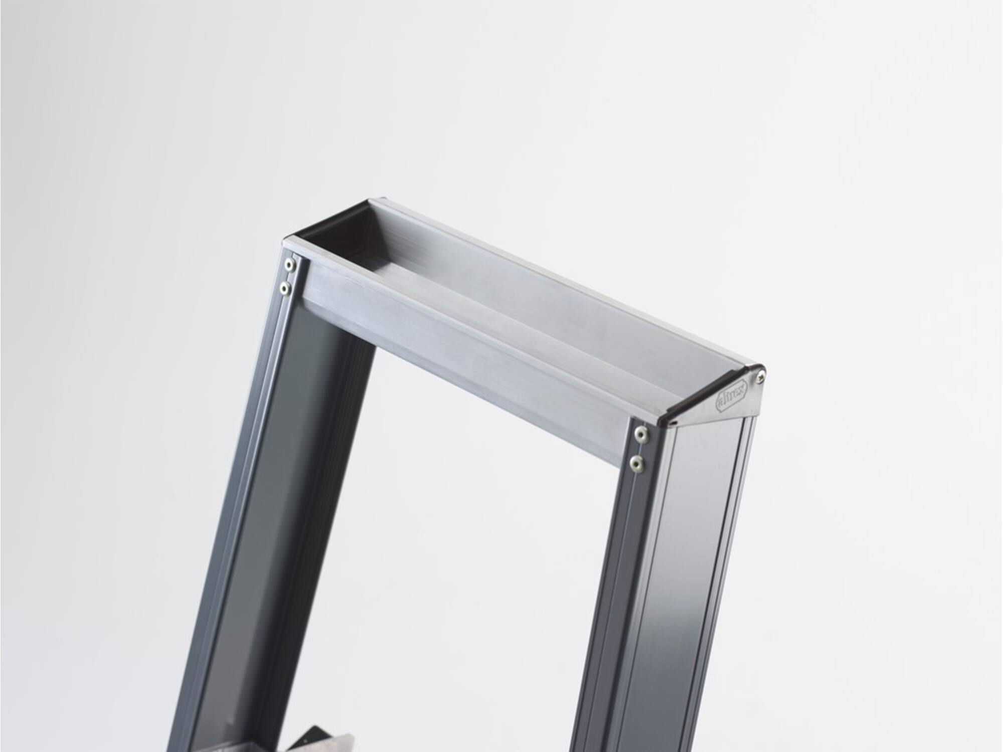 ALTREX Plateuatrap aluminium Falco FEO 10 10 TREDEN