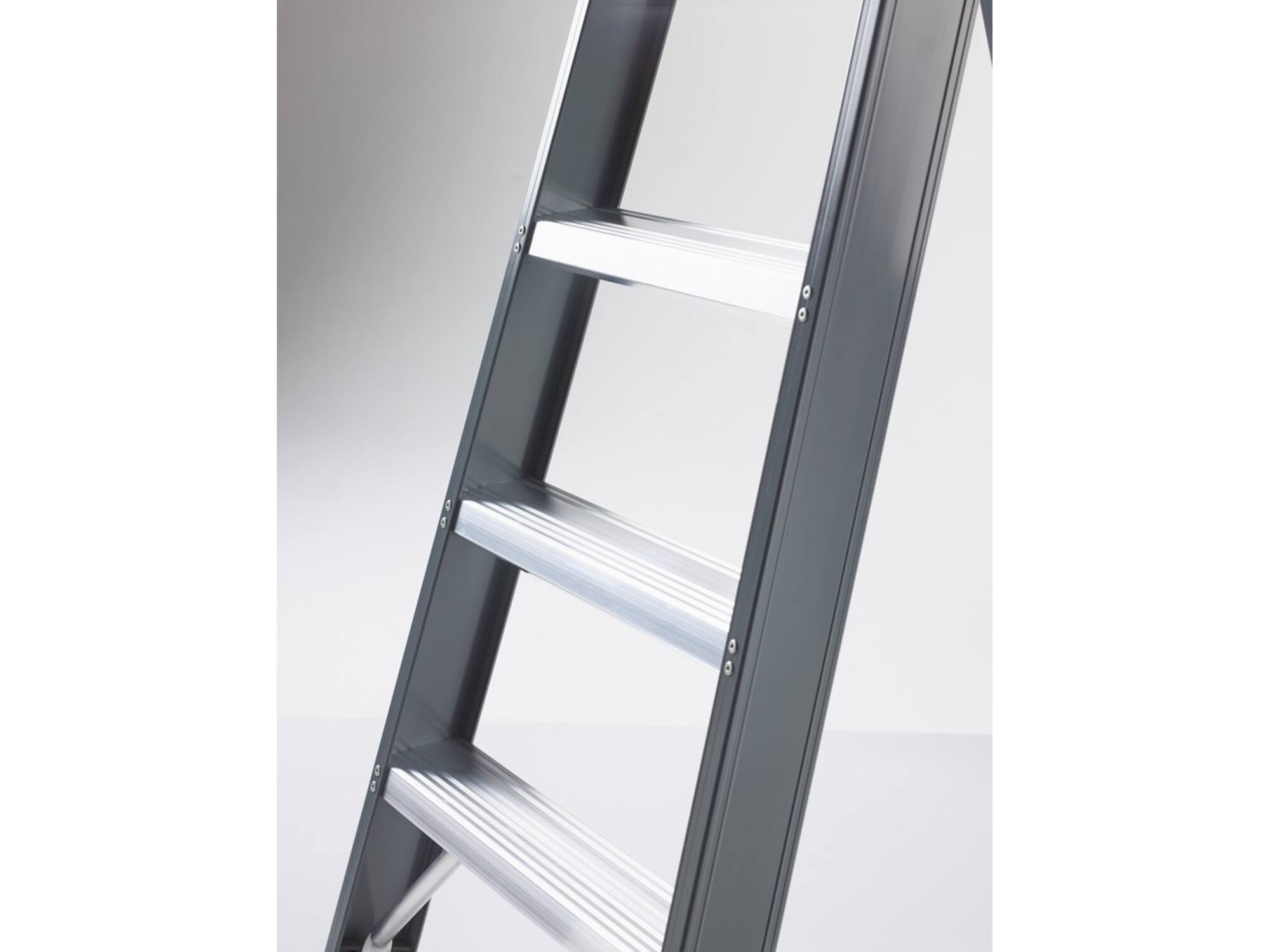 ALTREX Plateuatrap aluminium Falco FEO 10 10 TREDEN