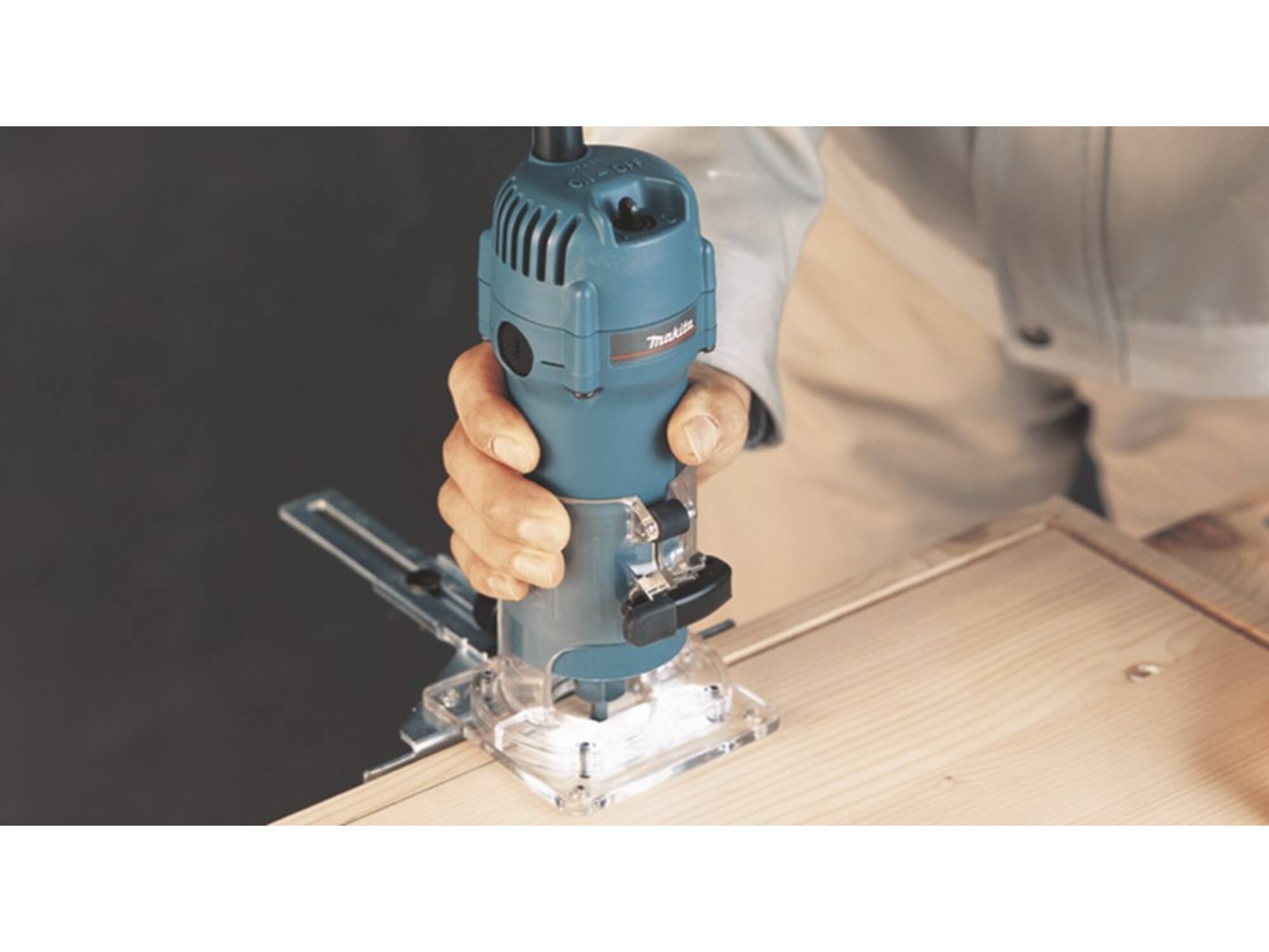 MAKITA Kantenfreesmachine in doos 3707F 230V/440W