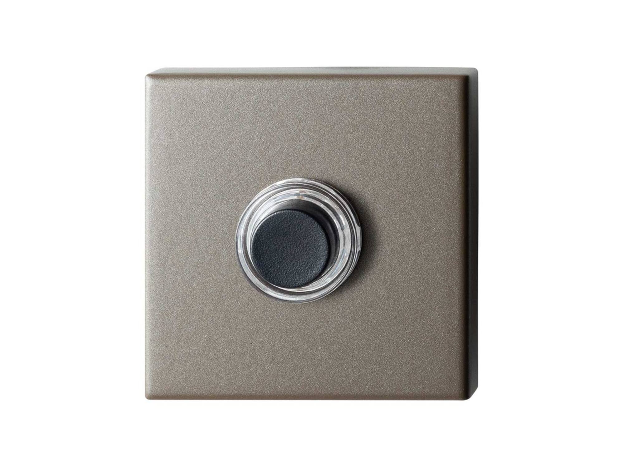 GPF Beldrukker vierkant met zwarte button MOCCA BLEND