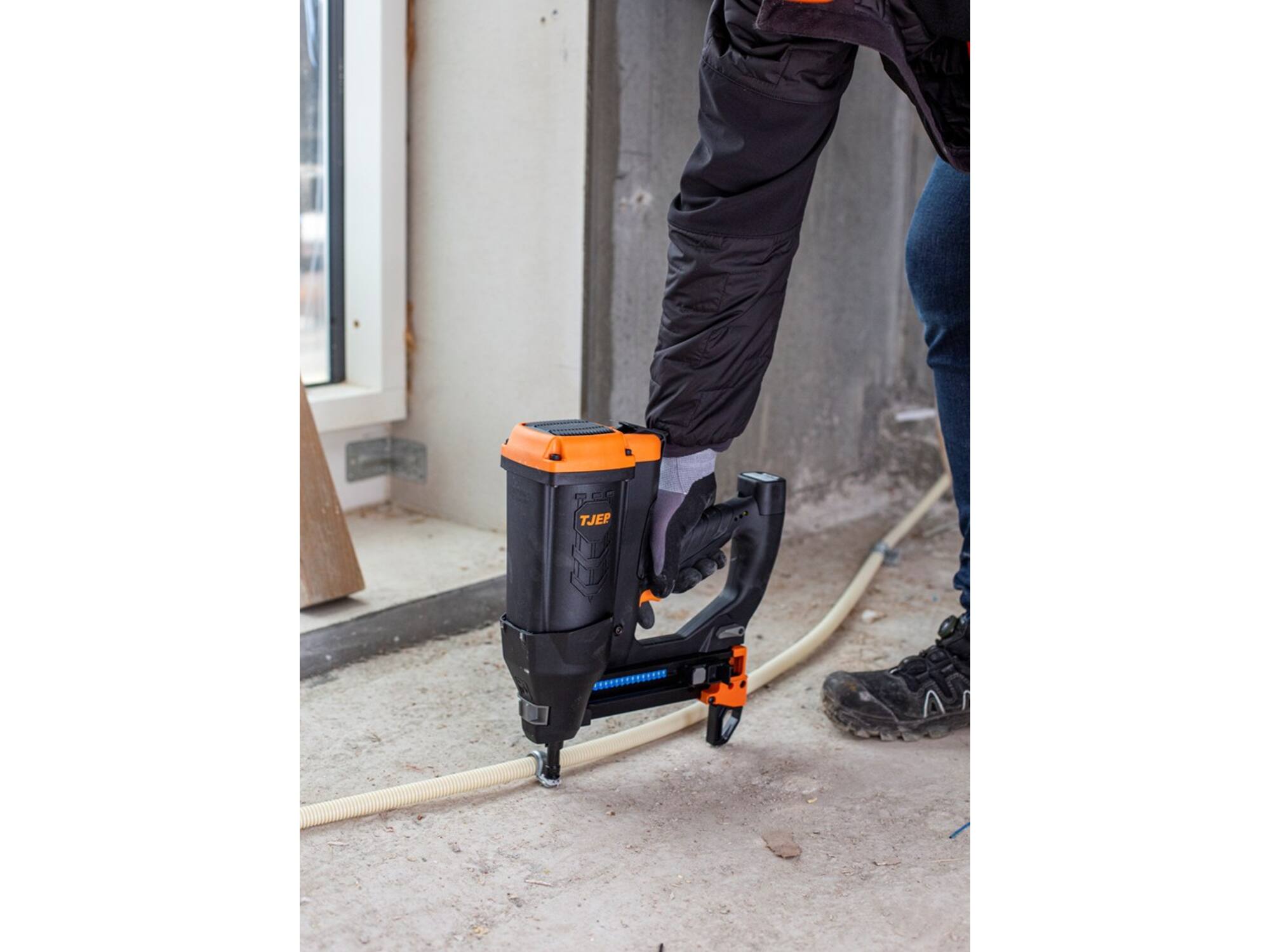 TJEP Tacker gas betonnagels incl. 2 accu's CP 40 GAS 3G 15-40MM