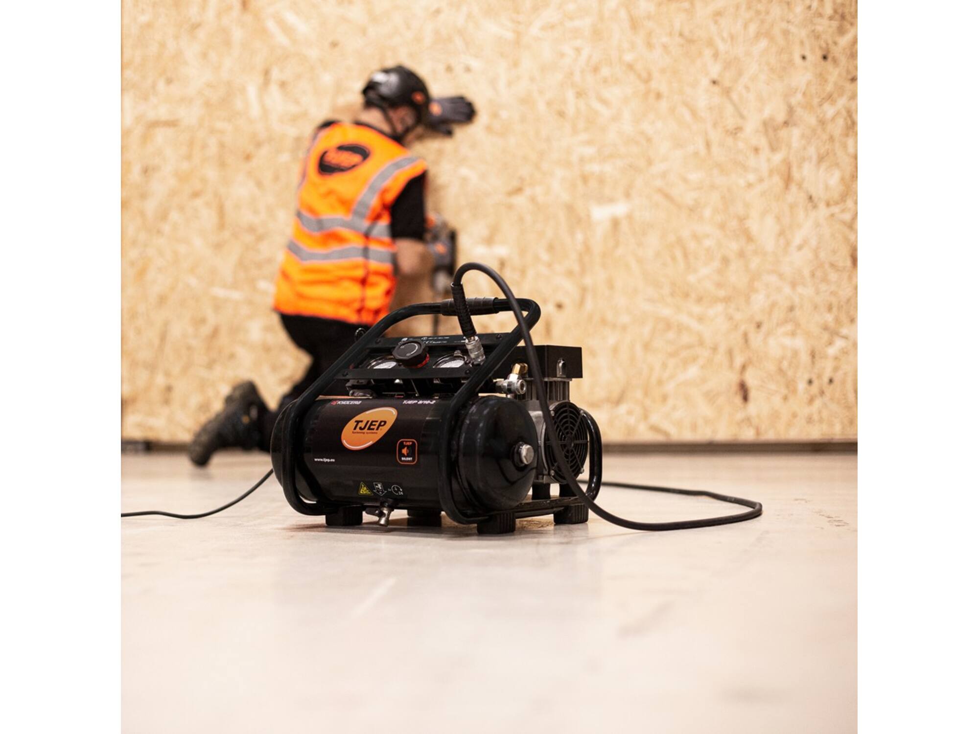 TJEP Compressor olievrij 8/10-2 SILENT 8LITER