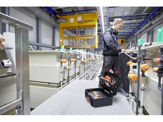 Wiha Gereedschapskoffer gevuld Elektriker COMPETENCE XL 81-delig
