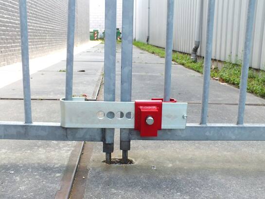 Double Lock containerslot Lock RED SCM